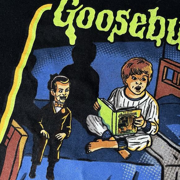 Goosebumps Shirt Mens Small Monsters RL Stine Graphic Horror TV Movie - Picture 4 of 8